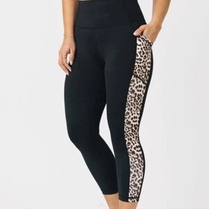 ZYIA Leopard Pocket Brilliant Hi-Rise Capri 20"